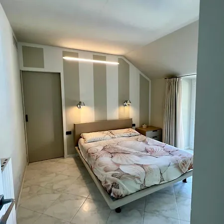 Gialo Vibe * Alassio