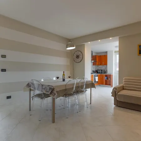 Gialo Vibe Apartment